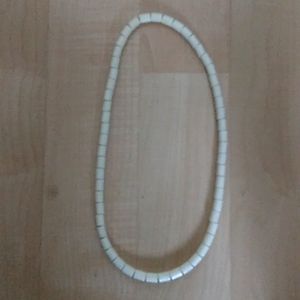 Nigerian elastic necklace